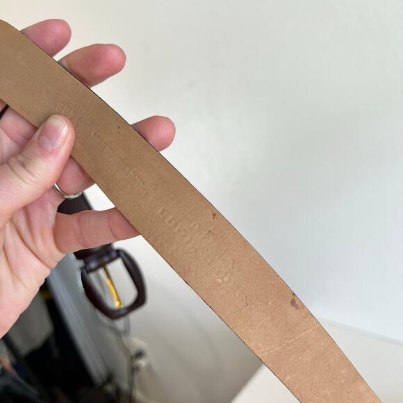 Eddie Bauer 90s Vintage Burgundy Genuine Leather Belt Size Small - Picture 4 of 12